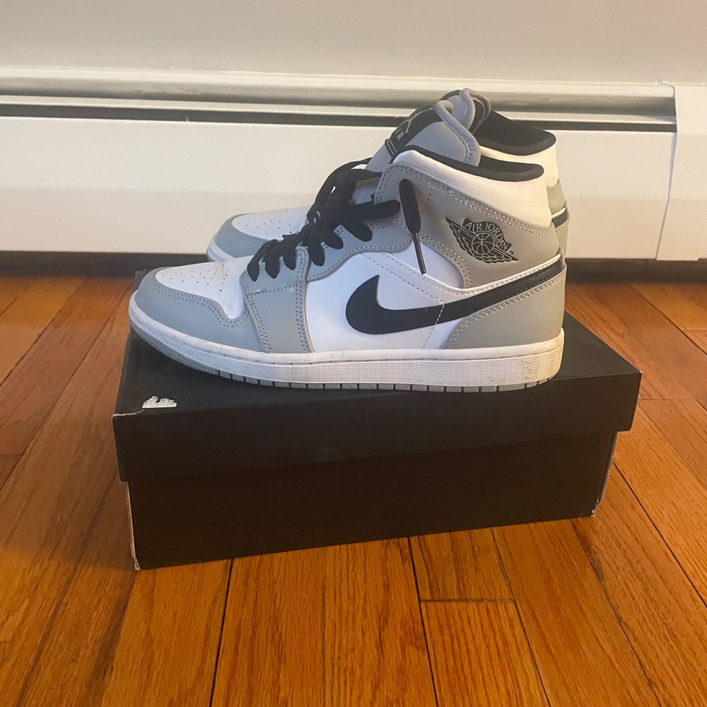 Nike Air Jordan High-Top Sneakers - Picture 3 of 3